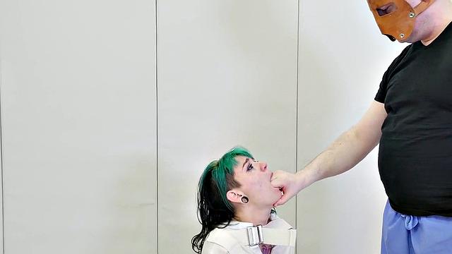 Pretty sub ass pummelled