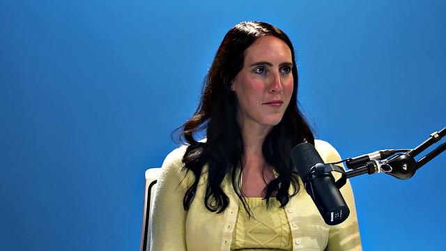 Desirable bigtitted babe pussyfingering in close up session