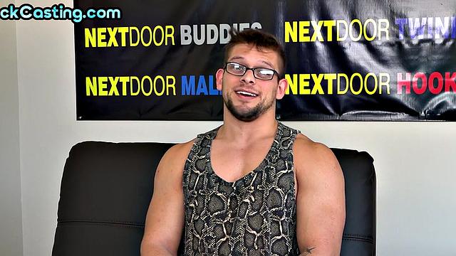 Real muscled jock jerks cock on amateur casting