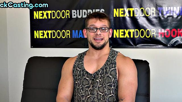 Real muscled jock jerks cock on amateur casting