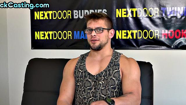 Real muscled jock jerks cock on amateur casting
