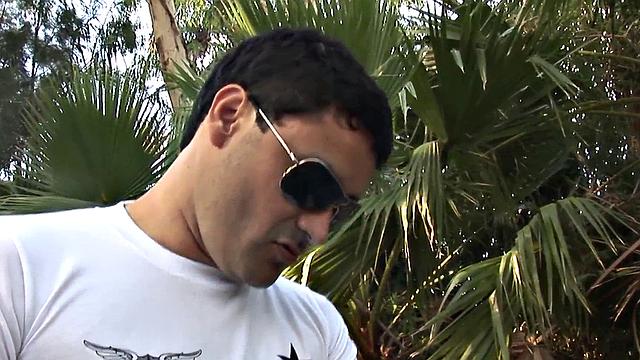 Dominant army DILF fucks skinny twink outdoors till cumshot