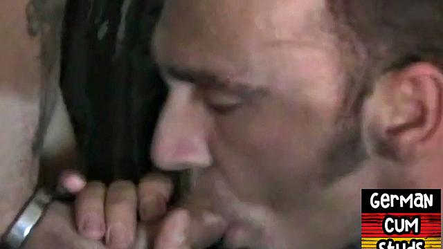 Смотри, как немцы лижут жопы и сосут друг другу