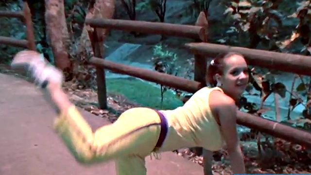 Teen with giant titties gets them out