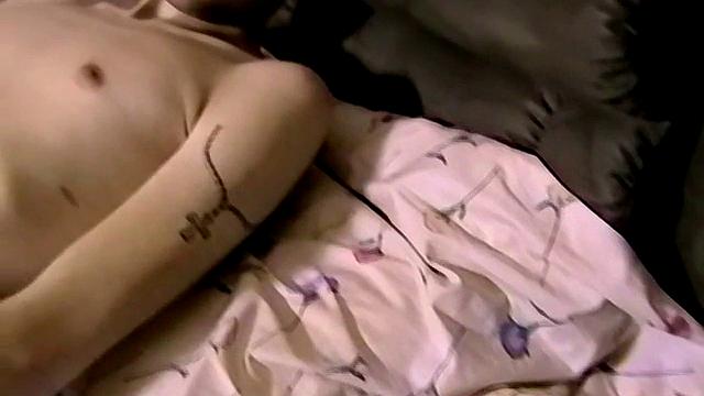 Айден Пагсли получает горячую гей-жопу