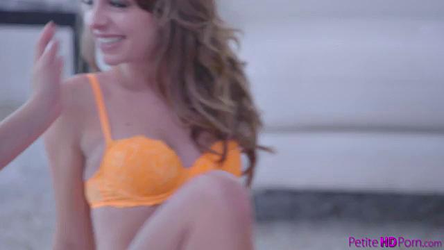 Naked Twist - S11:E3