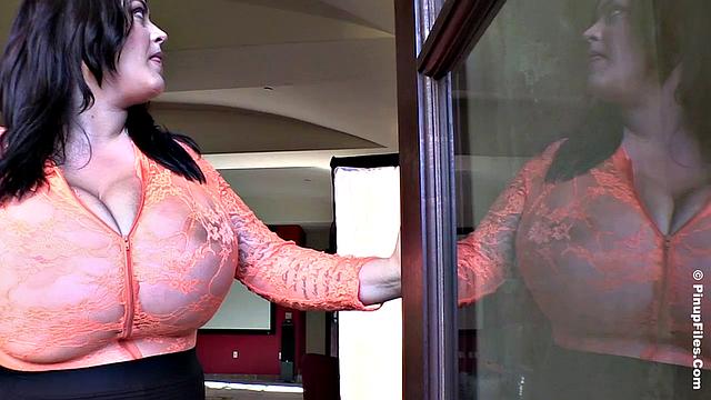 Leanne Crow - Halloween 2015 Special