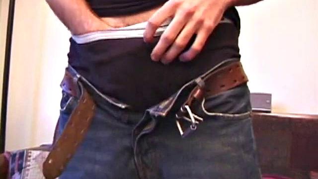 This smoking hot skater boy gets right down to business. Tall and lean, with a well-defined yet boyish body, Michael Whitewood shows off every inch of himself.