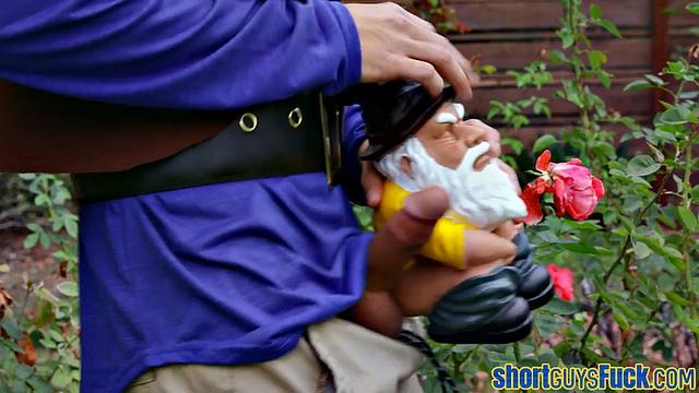 Naughty MILF cockriding short king