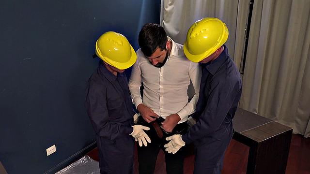 Hairy gaydaddy fucks Latin skinny twink in 3some