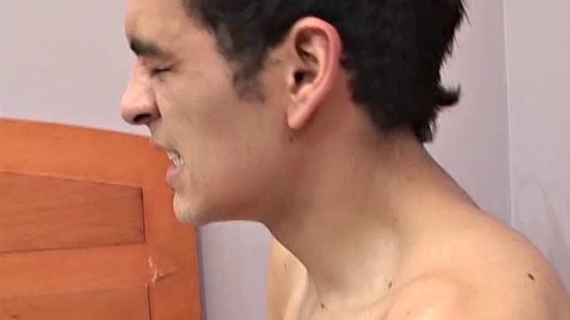 Смотри, как Марио жадно садится на член Дамиана