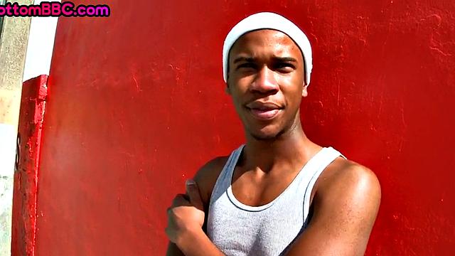 Outdoor Black stud fucked for cash in public anal