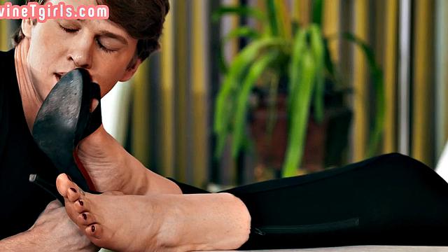 TS cutie fucked after footlicking in nail salon