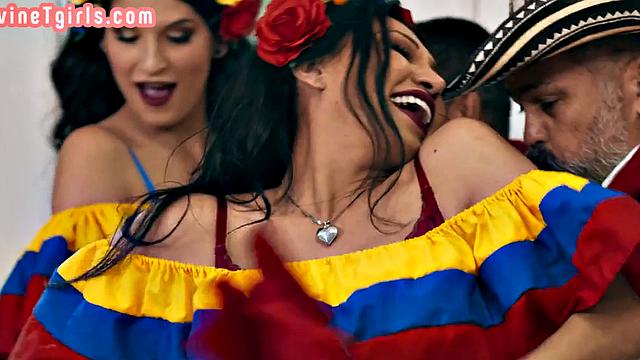 Ebony Trans rimming her GF