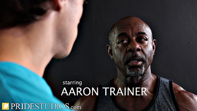 дерзкий твинг нарывается на жёсткое наказание от властного отчима