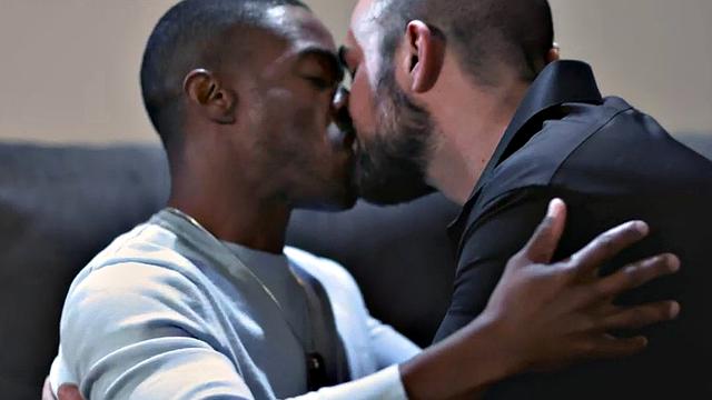 Bisex nymphos enjoy pounding petite bae in threesome