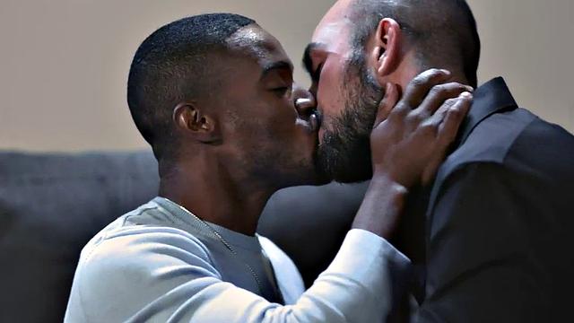 Bisex nymphos enjoy pounding petite bae in threesome