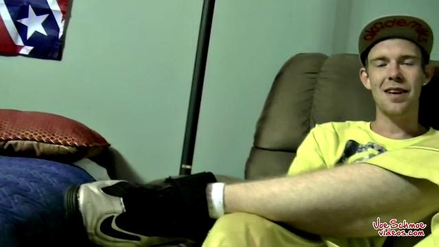 Leroy Receives Steamy Blowjob - Leroy