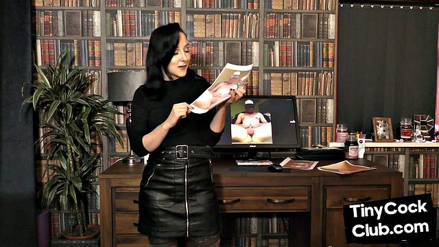 британская госпожа жёстко унижает маленькие члены в соло