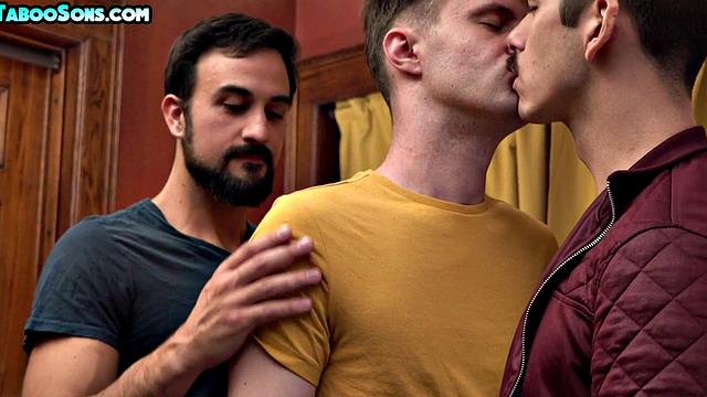 Hairylegs stud barebacked in 3some by gaydaddies