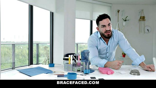 лабораторная красавица делает аналитику на члене