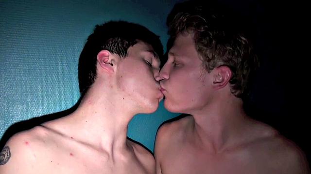 Masked bottom stud drilled in 3some after gloryhole BJ