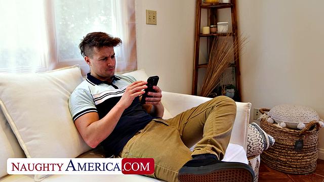 Джена Старр заценила дружка сына - мужику крупно повезло с маминой подругой.