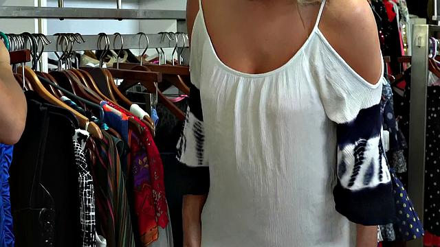 Check out this tattooed teen's smile as she gets banged outdoors