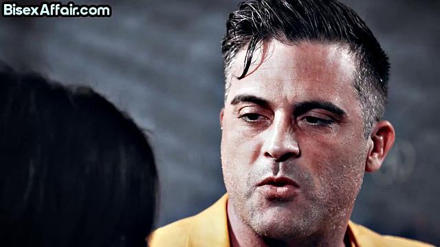 Horny alt babe banged in bi 3some