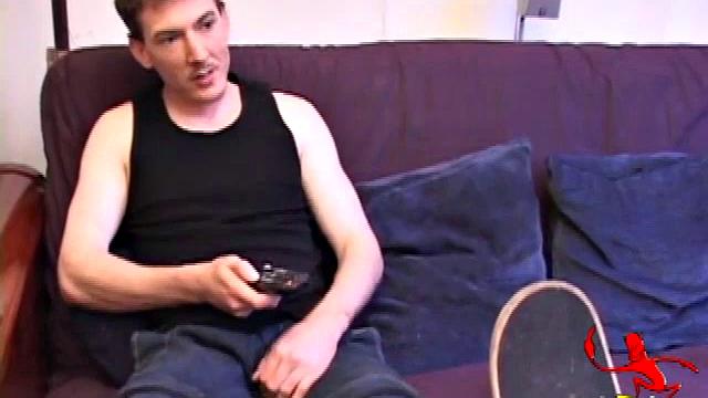 After stripping off his clothes Richard Azina lubes up his cock and strokes it hard. He uses his fingers and sex toys to pleasure his ass, before blasting his cum load onto the skateboard he rides.