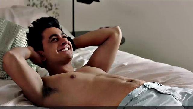 Elizabeth Hurley shows off her hot bod in a wet, sunny bikini