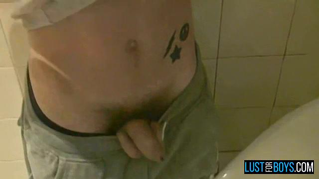 Jerking Off In the Men's Room - Xander Wilde