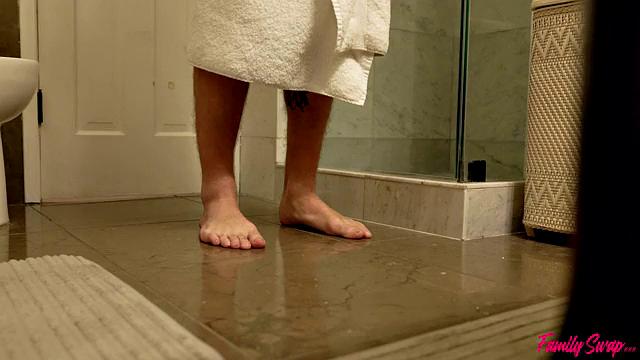 Why Is There A Shamrock On My - S4:E9