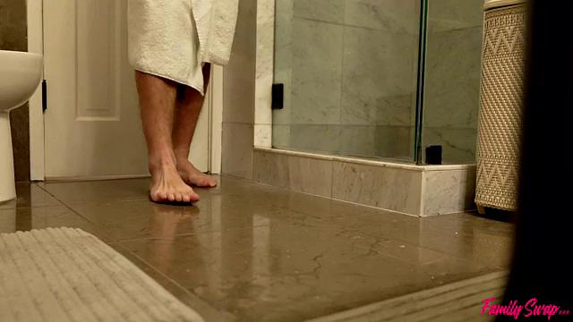 Why Is There A Shamrock On My - S4:E9