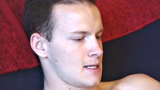 Skater Lex Beats Off