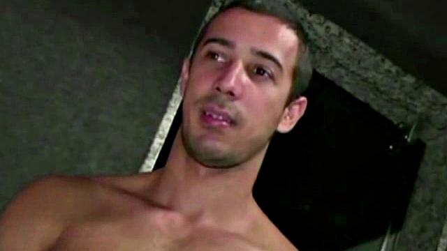 Диего, Джефферсон и Педро устраивают жаркий латинский гей-секс втроём, большие члены в деле.