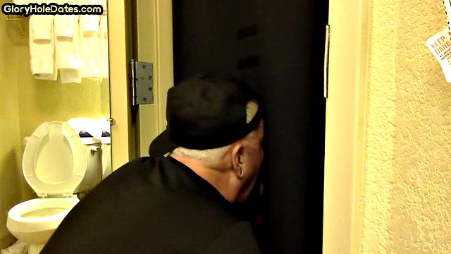 Gloryhole gaydaddy mouth for sucking BFs dick