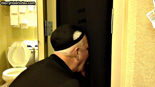Gloryhole gaydaddy mouth for sucking BFs dick