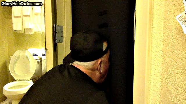 Gloryhole gaydaddy mouth for sucking BFs dick