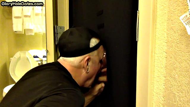 Gloryhole gaydaddy mouth for sucking BFs dick