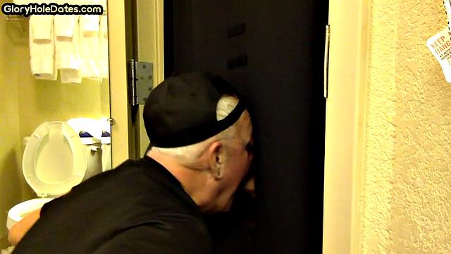 Gloryhole gaydaddy mouth for sucking BFs dick