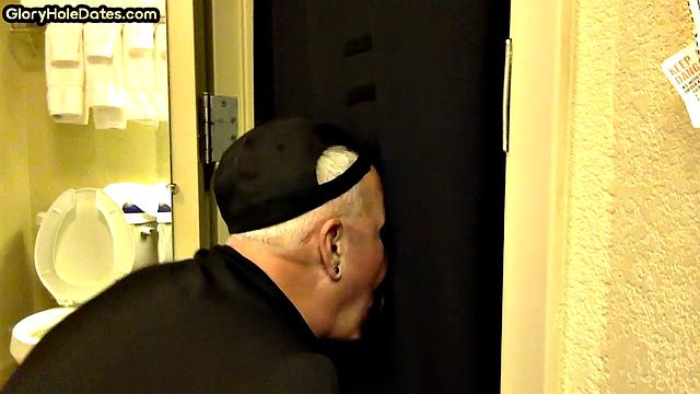 Gloryhole gaydaddy mouth for sucking BFs dick