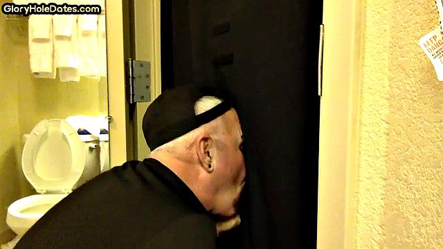 Gloryhole gaydaddy mouth for sucking BFs dick