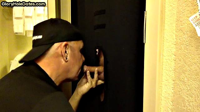 Gloryhole gaydaddy mouth for sucking BFs dick