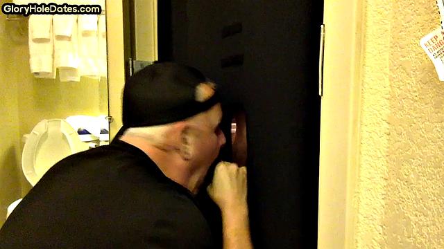 Gloryhole gaydaddy mouth for sucking BFs dick