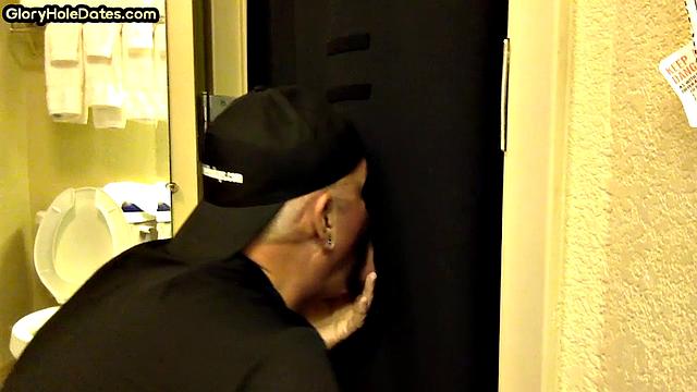 Gloryhole gaydaddy mouth for sucking BFs dick