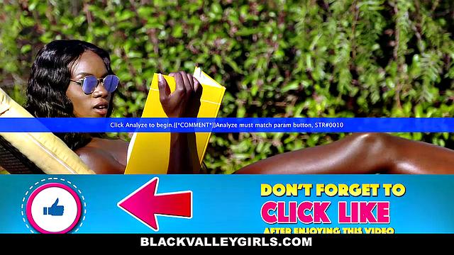 богатая черная красотка соблазняет белого бассейнщика