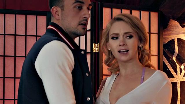 Bisex babe pussy and mouth drilled in deepthroating 3some