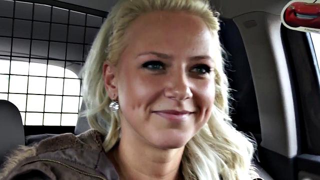 Teen stops car and fucks her guy