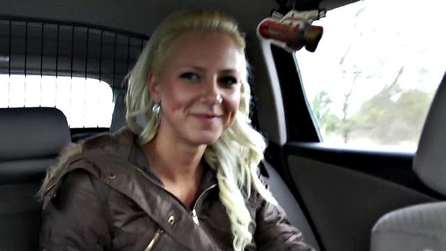 Teen stops car and fucks her guy